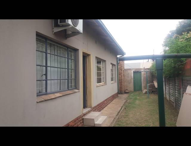 1 bed property to rent in ROSEVILLE